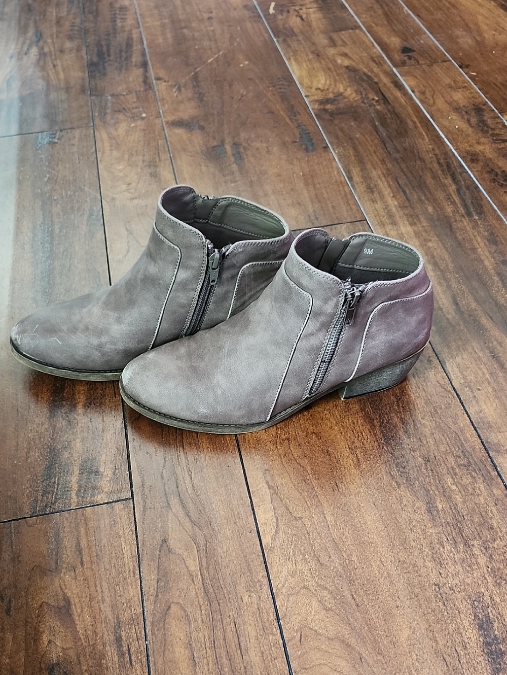 3/$15! Maurices Suede Ankle Boots Size 9